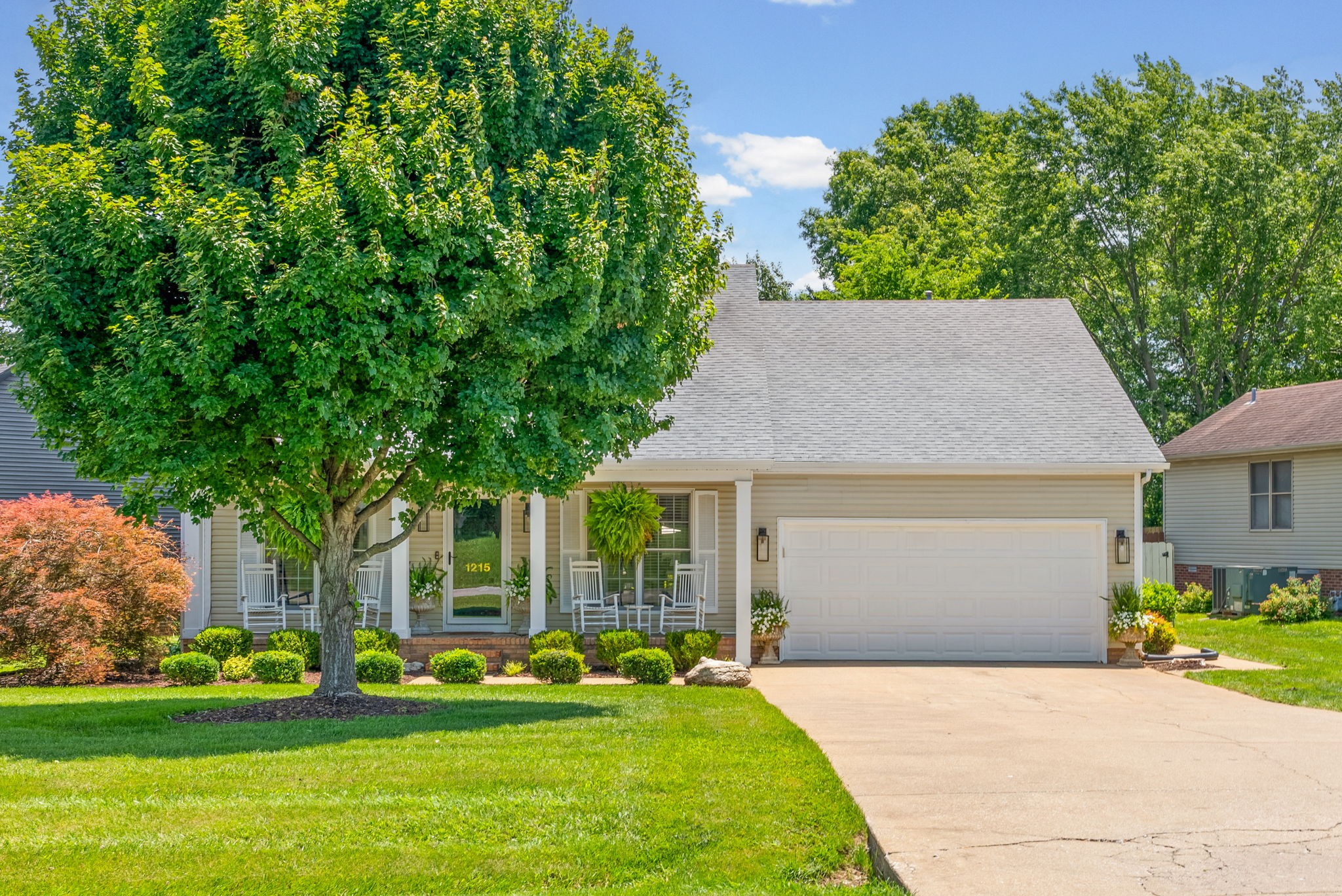 1215 Bark Ridge Circle Hopkinsville, KY 42240 - Photo 3 of 46
