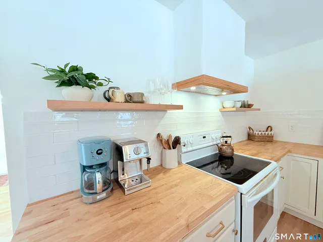 $399,900 | 71 Lowery Drive, Southington, CT 06489