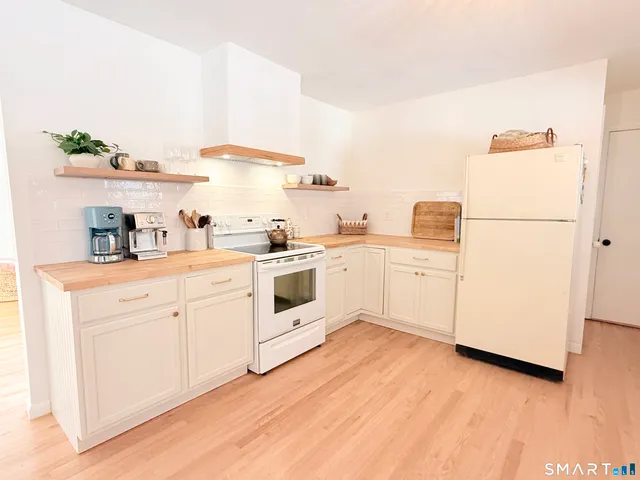 $399,900 | 71 Lowery Drive, Southington, CT 06489