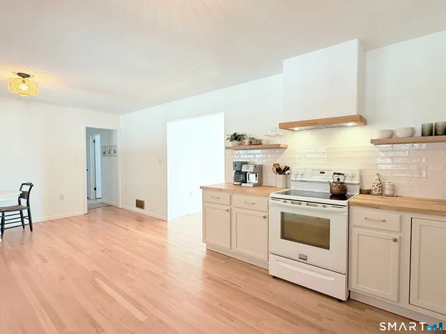 $399,900 | 71 Lowery Drive, Southington, CT 06489