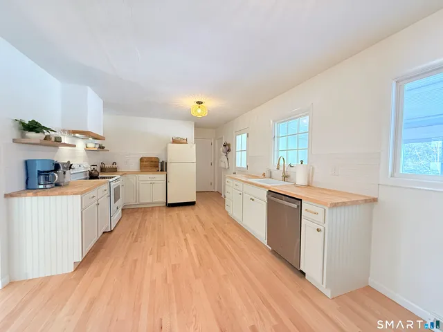 $399,900 | 71 Lowery Drive, Southington, CT 06489