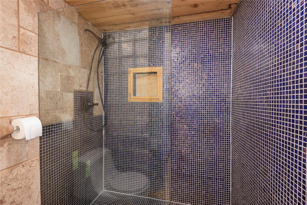 14333 Preston Road, Unit 2807 Dallas, TX 75254 - Photo 23 of 31 Full bath featuring tiled shower and tile walls