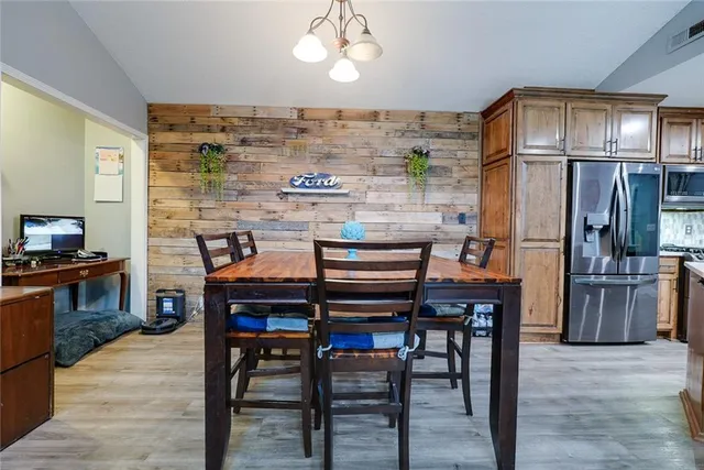 $475,000 | 38202 East Old Pink Hill Road, Oak Grove, MO 64075