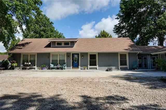 $475,000 | 38202 East Old Pink Hill Road, Oak Grove, MO 64075