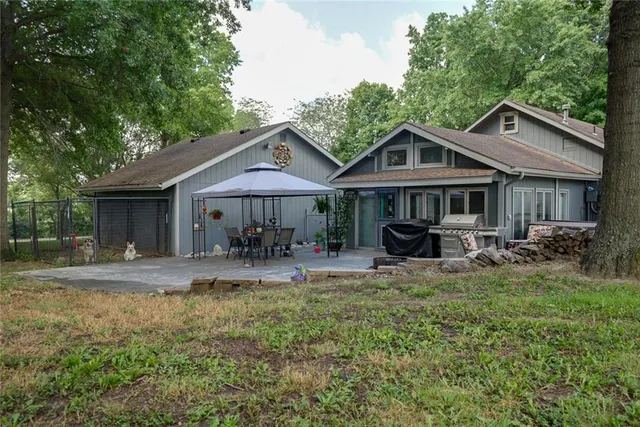 $475,000 | 38202 East Old Pink Hill Road, Oak Grove, MO 64075