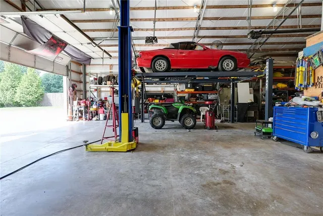 $475,000 | 38202 East Old Pink Hill Road, Oak Grove, MO 64075