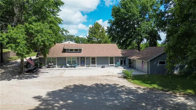 $475,000 | 38202 East Old Pink Hill Road, Oak Grove, MO 64075