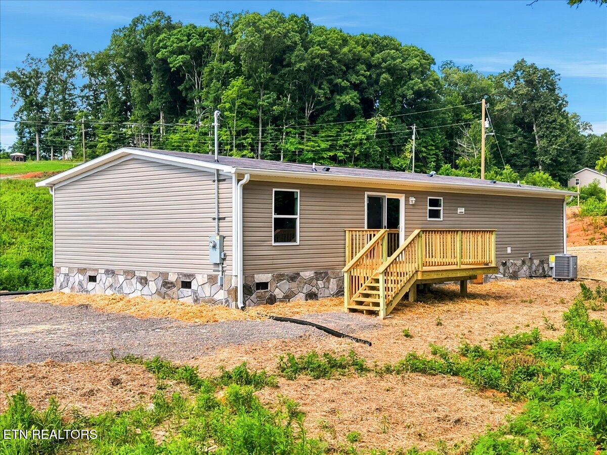 189 Laura Boling Loop Road Strawberry Plains, TN 37871 - Photo 4 of 32 04-189 Laura Boling Loop Rd 4