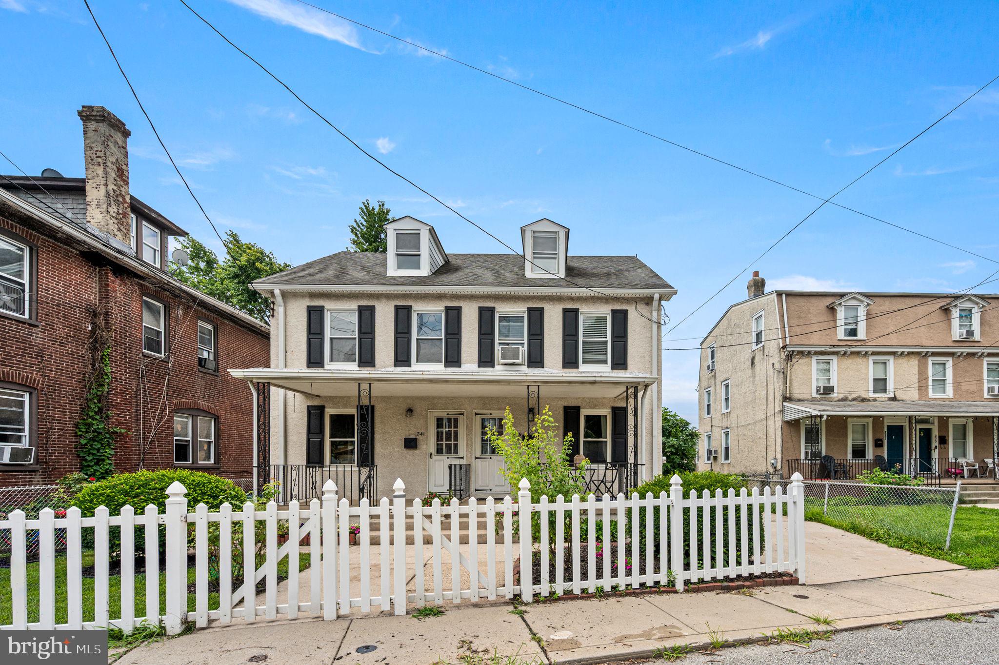 239 Fairview Road Crum Lynne, PA 19022 - Photo 1 of 27 239 Fairview Freshly Updated Ready To Go!