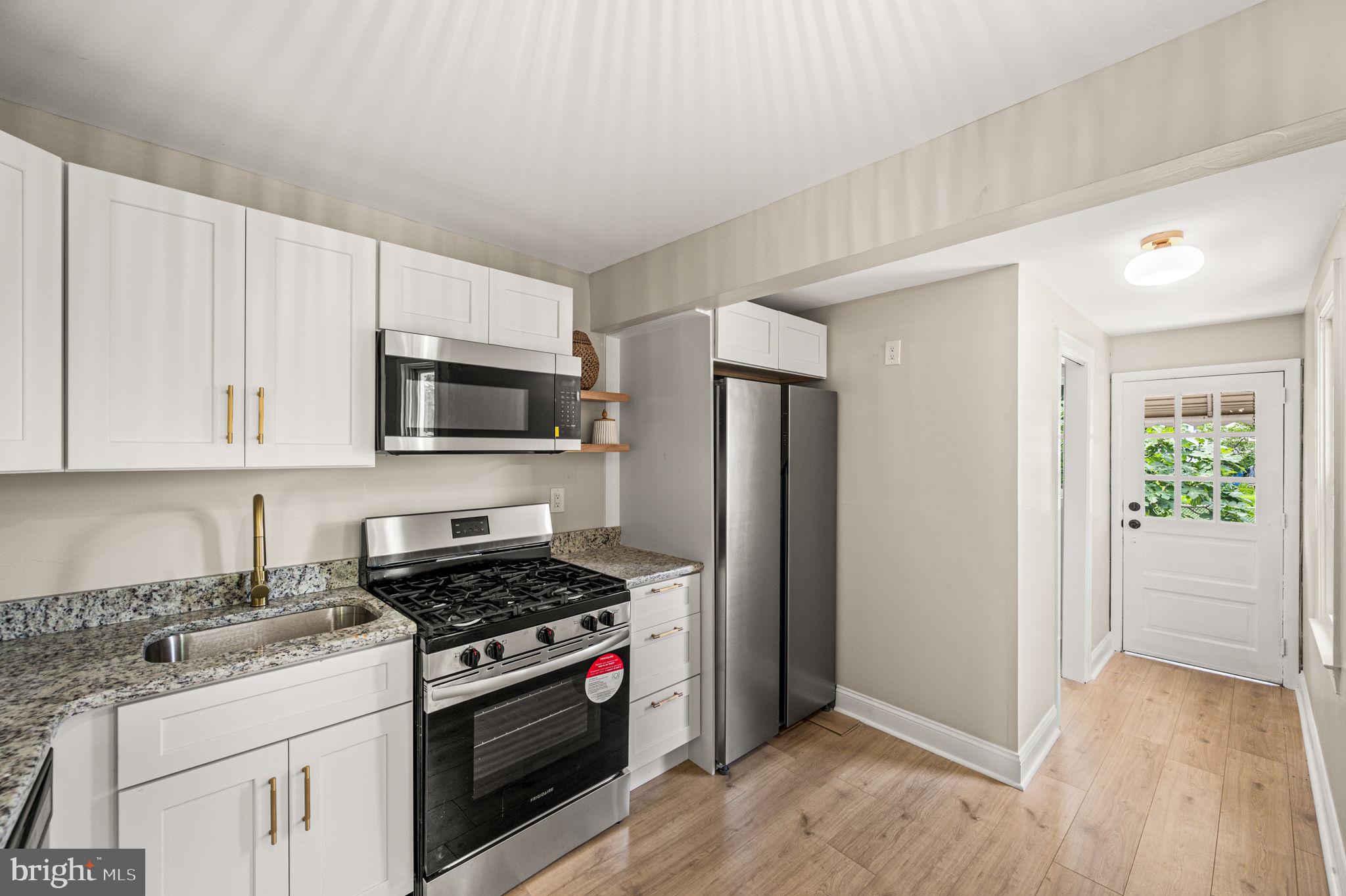 239 Fairview Road Crum Lynne, PA 19022 - Photo 8 of 27 Kitchen