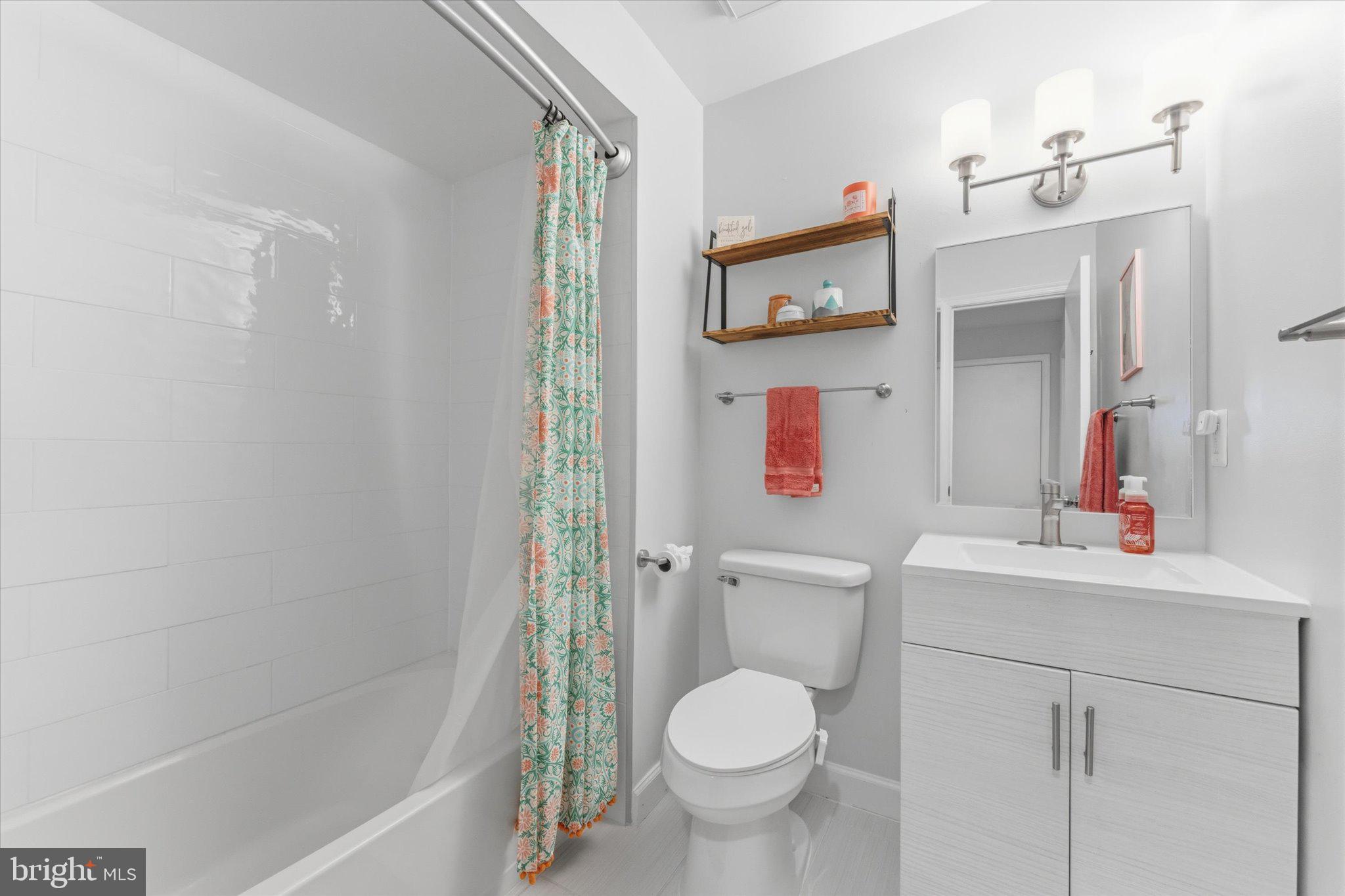 6865 Brian Michael Court Springfield, VA 22153 - Photo 28 of 44 Full bath on 2nd level