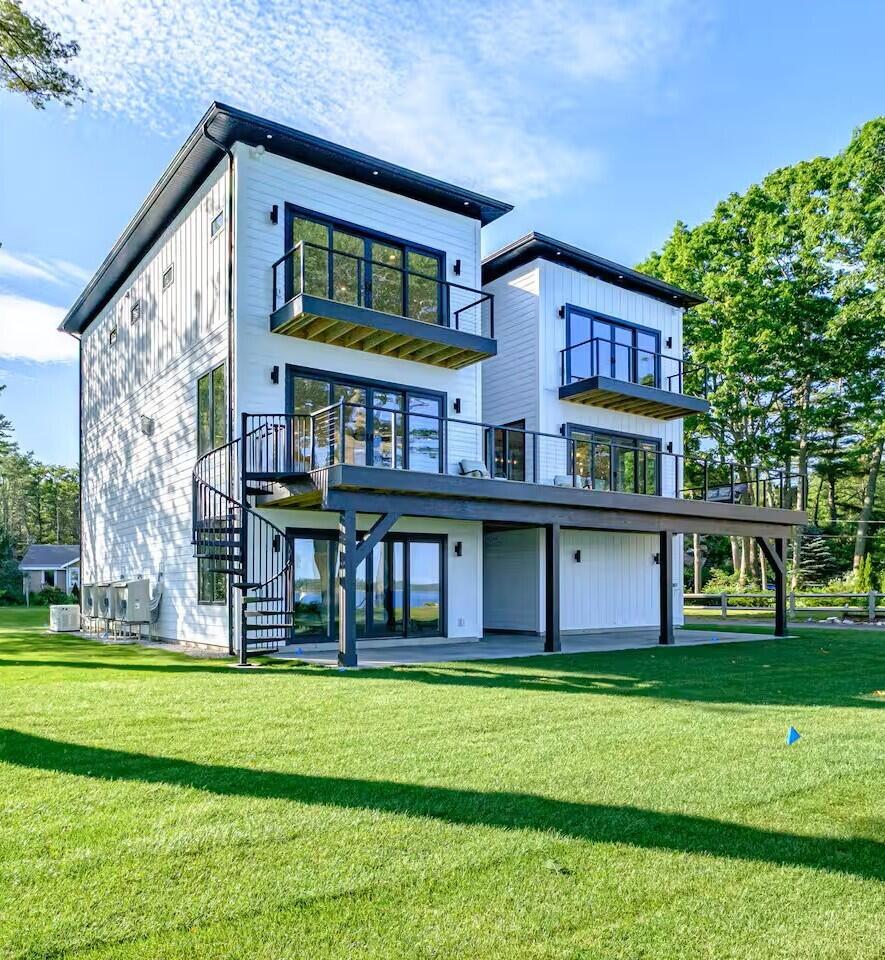 70 Maquoit Drive Freeport, ME 04032 - Photo 1 of 38 Water Side