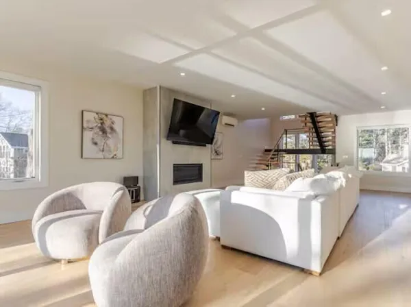 $3,299,000 | 70 Maquoit Drive, Freeport, ME 04032