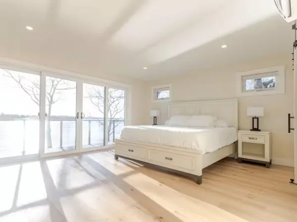 $3,299,000 | 70 Maquoit Drive, Freeport, ME 04032