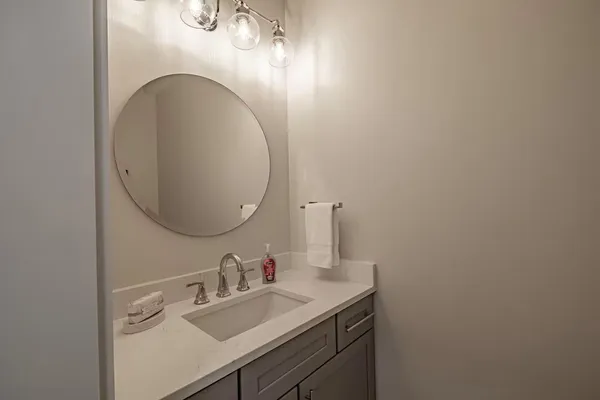 $3,299,000 | 70 Maquoit Drive, Freeport, ME 04032