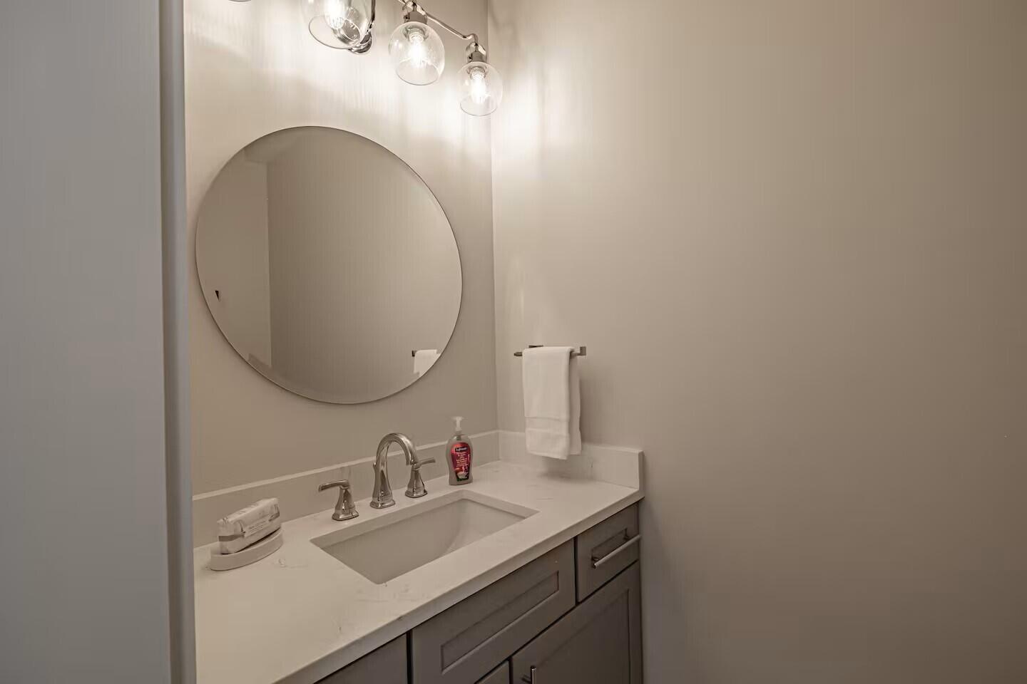 70 Maquoit Drive Freeport, ME 04032 - Photo 28 of 38 Half bath