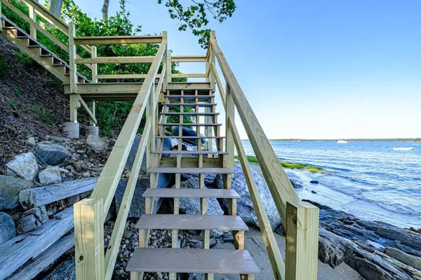 $3,299,000 | 70 Maquoit Drive, Freeport, ME 04032