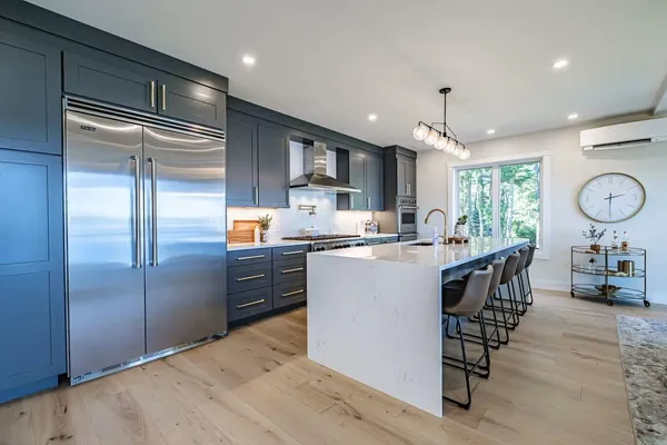 $3,299,000 | 70 Maquoit Drive, Freeport, ME 04032