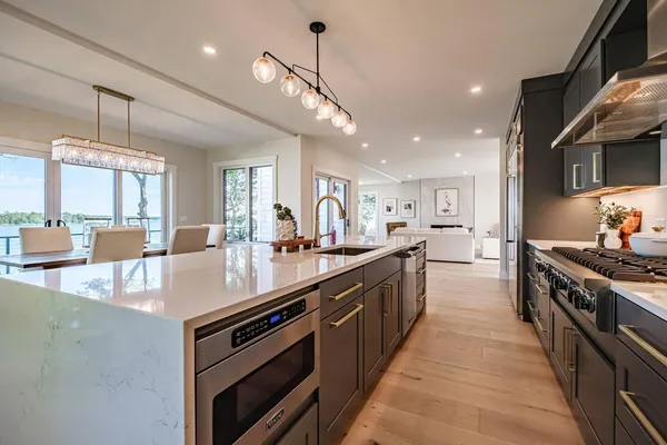 $3,299,000 | 70 Maquoit Drive, Freeport, ME 04032