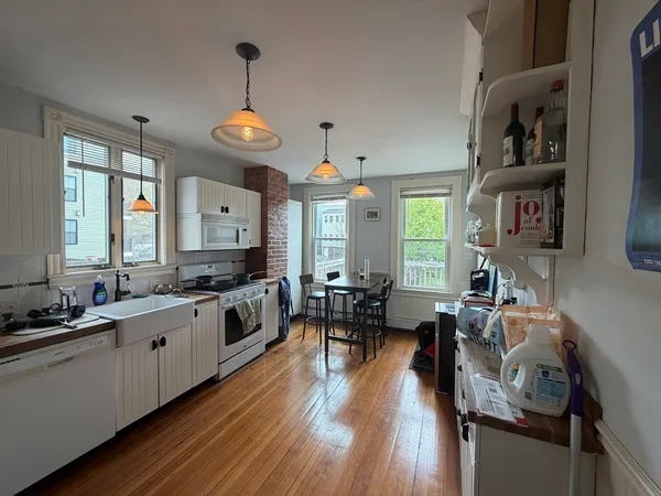 $5,000 | 703 East 2nd Street, Unit 2, Boston, MA 02127