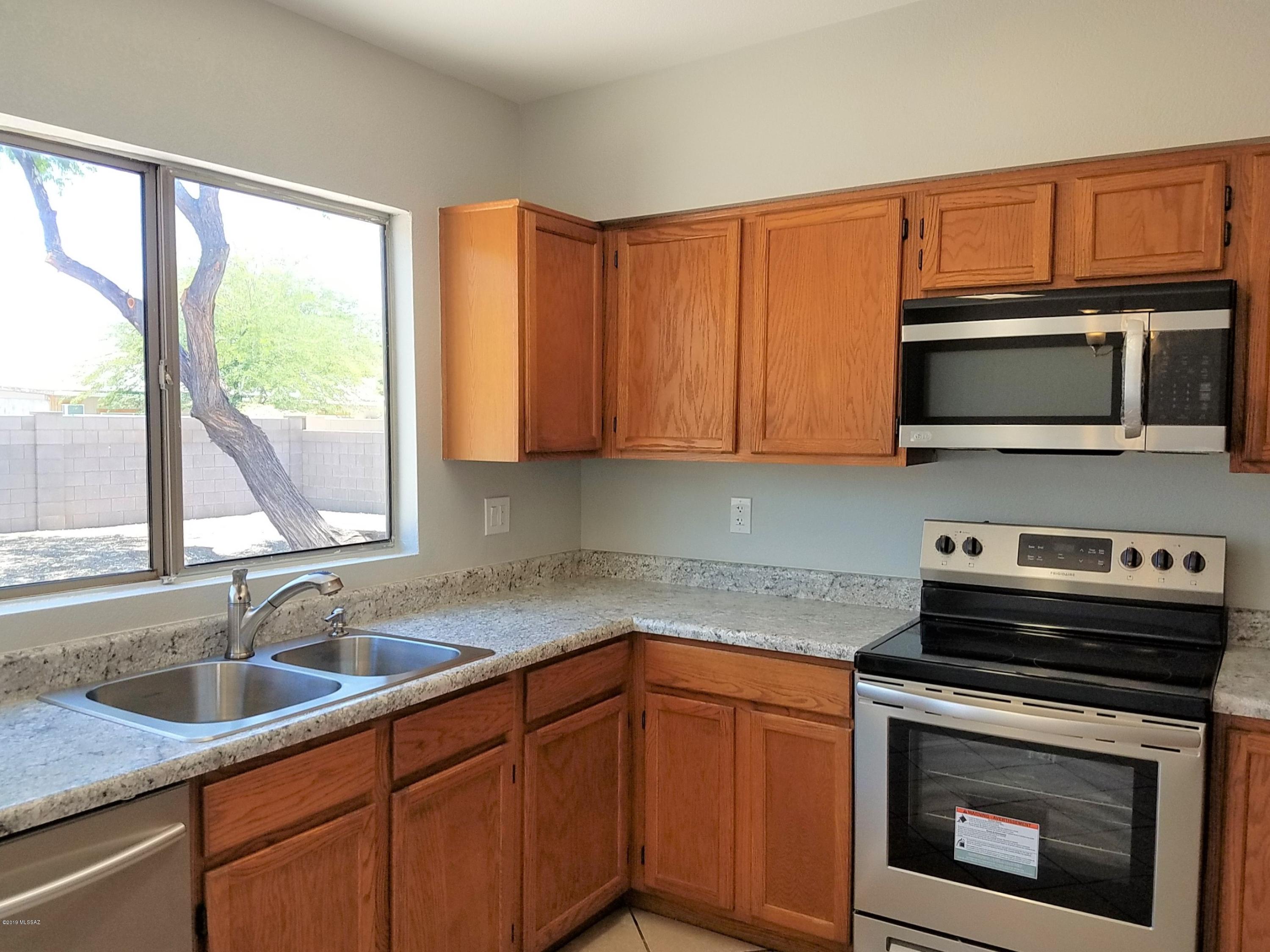 5513 South Stockwell Road Tucson, AZ 85746 - Photo 10 of 24 Gallery Image 10