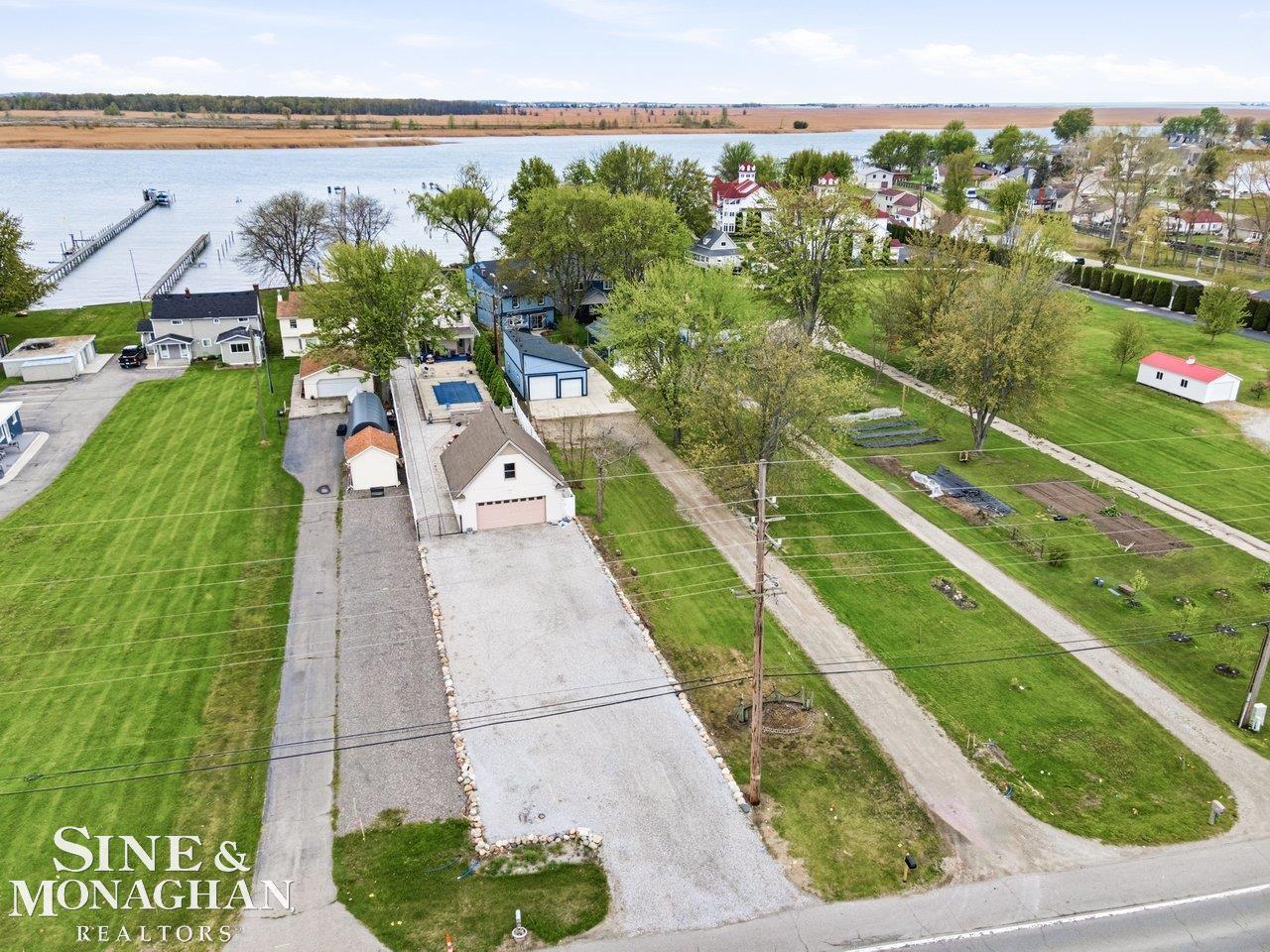 6143 Pointe Tremble Road Algonac, MI 48001 - Photo 10 of 47