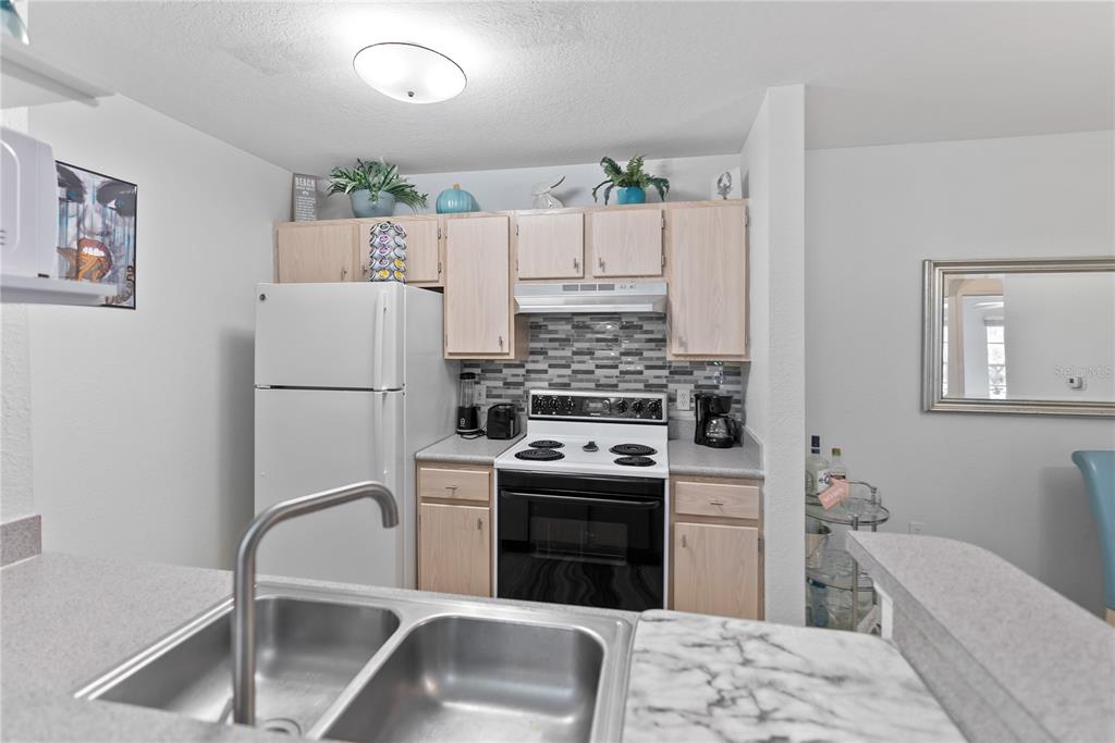 8809 Manor Loop, Unit 102 Lakewood Ranch, FL 34202 - Photo 14 of 37 Gallery Image 14