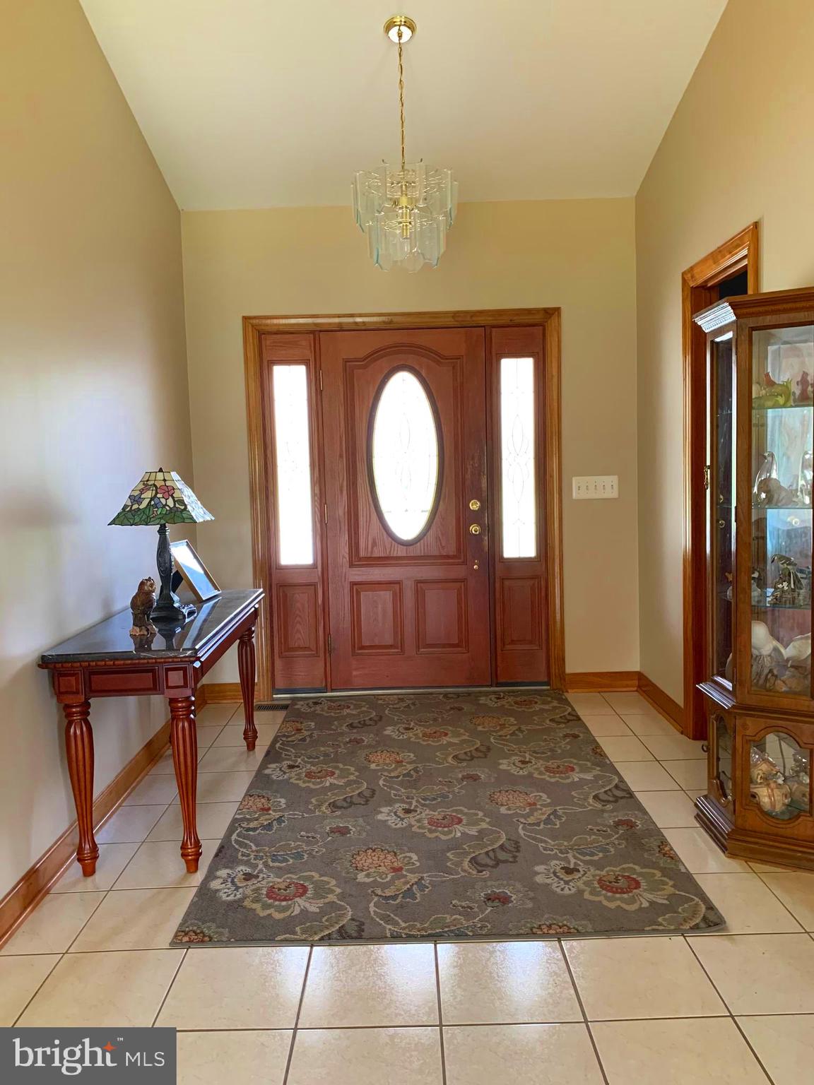 Entrance Way W Ceramic Tile