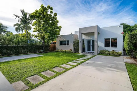 $1,999,000 | 2437 Southwest 25th Terrace, Miami, FL 33133
