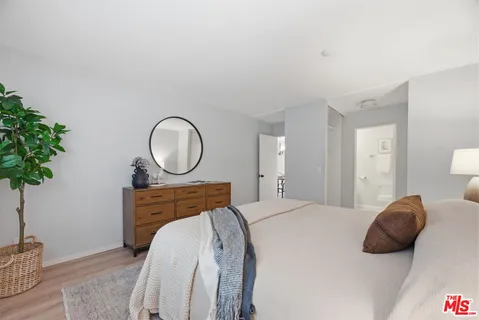 $1,599,000 | 700 Esplanade, Unit 30, Redondo Beach, CA 90277