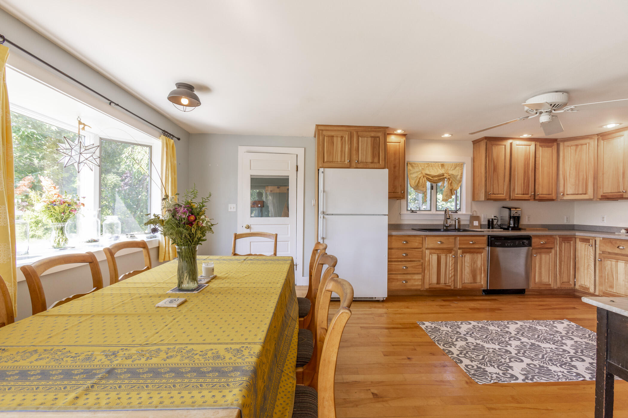 10 Mills Road Kennebunkport, ME 04046 - Photo 3 of 19 Dining Kitchen