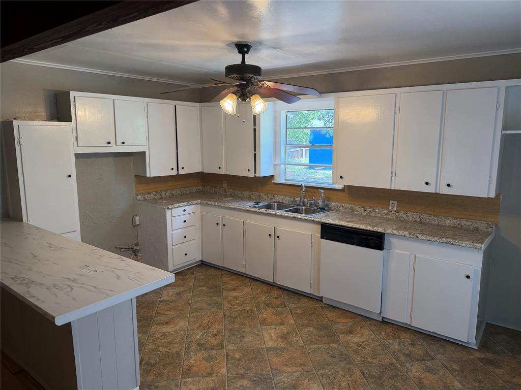 305 East Pliler Precise Road Longview, TX 75605 - Photo 3 of 17
