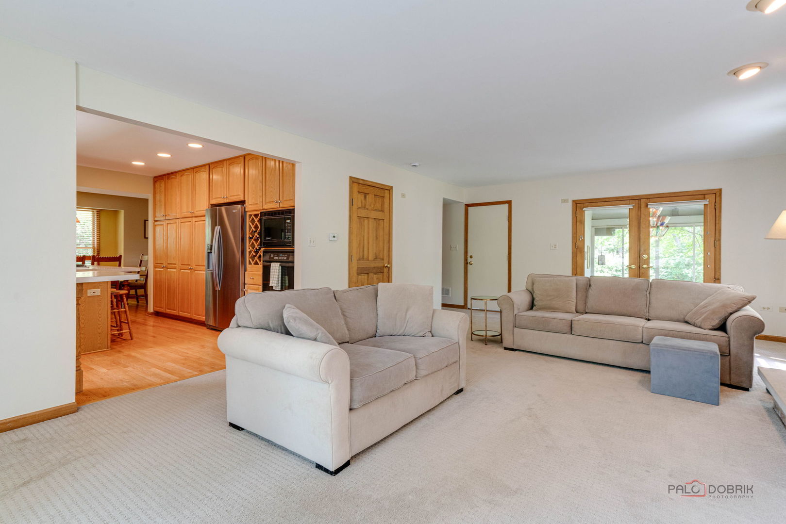 24 Hickory Road Oakwood Hills, IL 60013 - Photo 10 of 35 a living room with furniture and a large window
