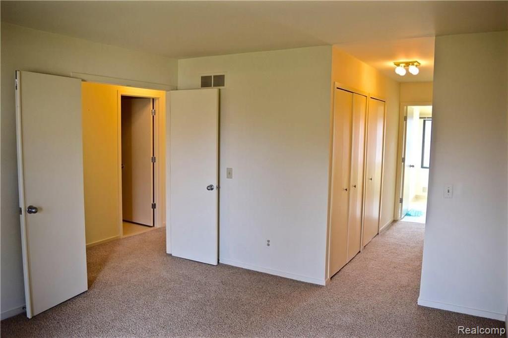 569 Victoria Court, Unit 53 Rochester Hills, MI 48307 - Photo 14 of 28
