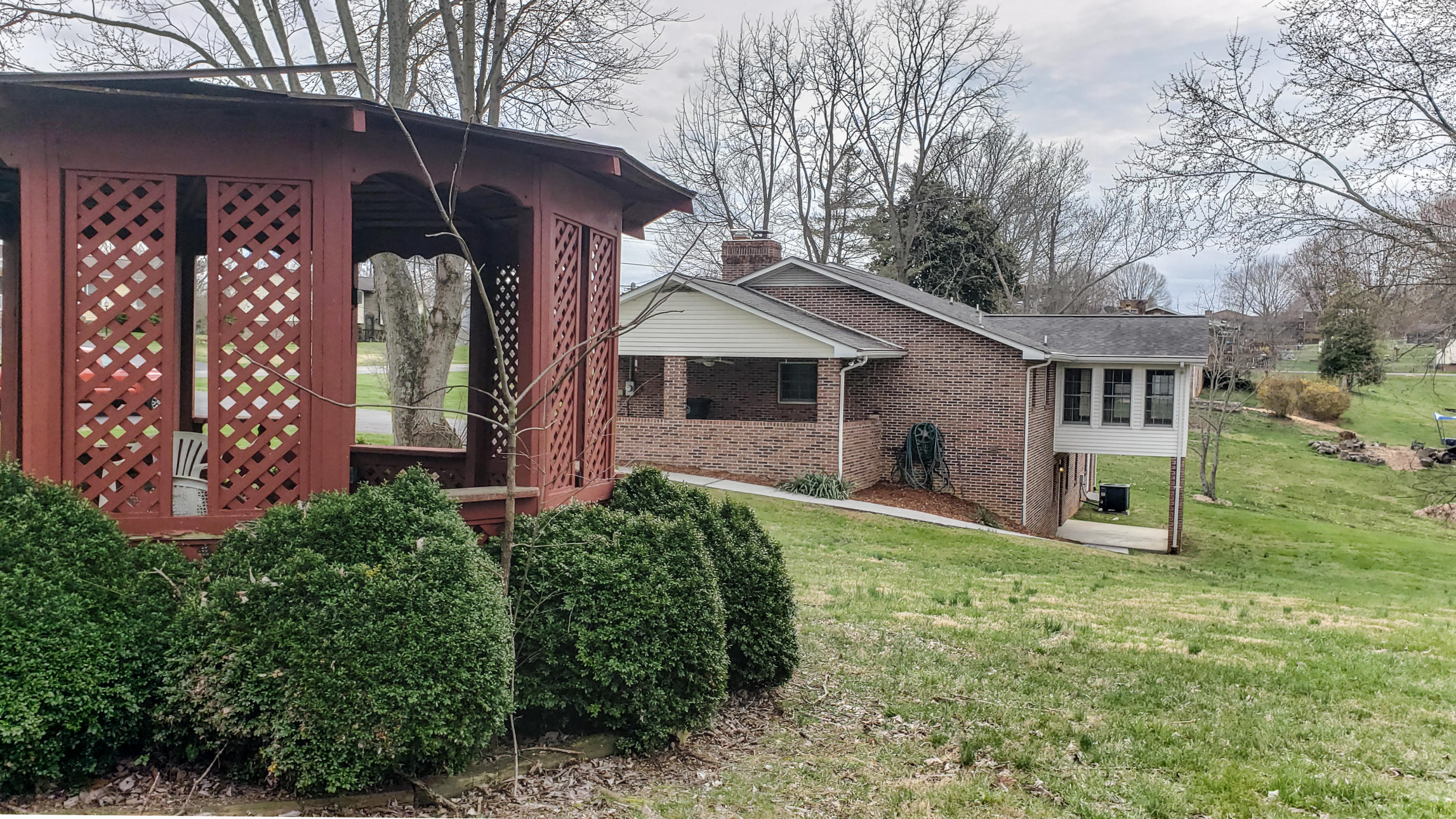 419 Old Stage Road Gray, TN 37615 - Photo 5 of 34 419 Old Stage Rd -44
