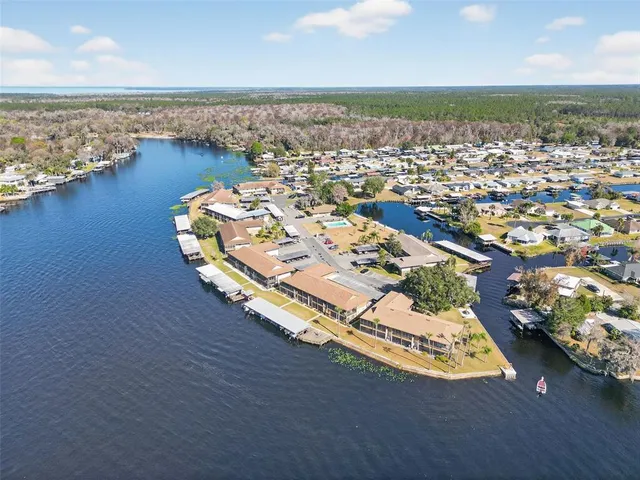 a car parked in front of a building