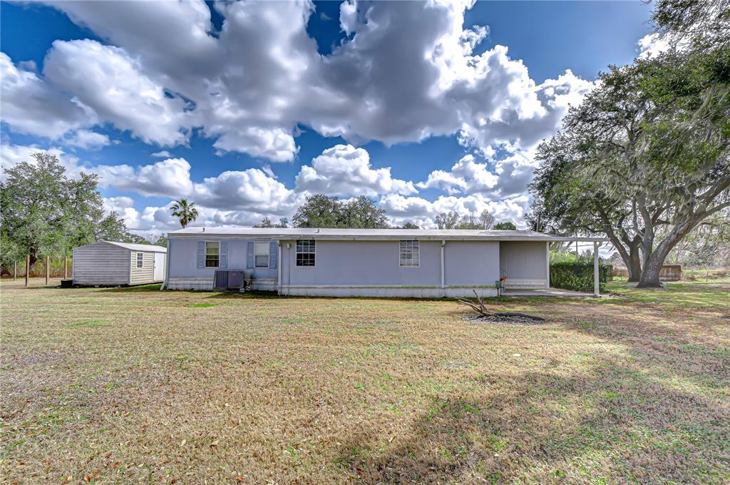 36305 Sunshine Road Zephyrhills, FL 33541 - Photo 6 of 30 Gallery Image 6