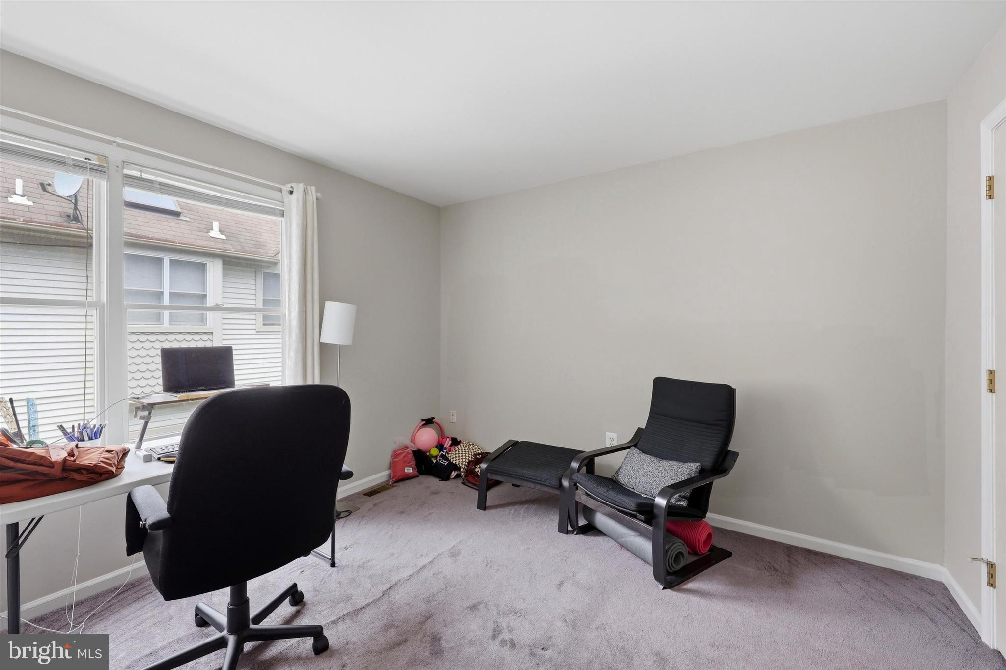 320 Maple Avenue Wyncote, PA 19095 - Photo 20 of 28 a livingroom with workspace and a couch