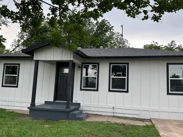 $229,900 | 901 North Blanche Street, Terrell, TX 75160
