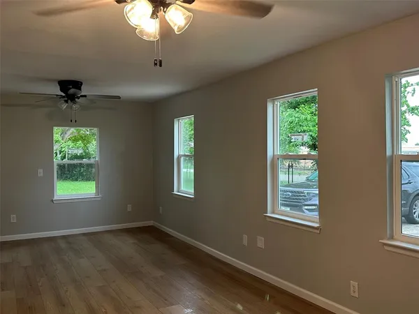 $229,900 | 901 North Blanche Street, Terrell, TX 75160