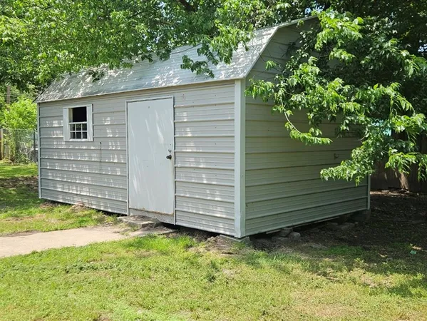 $229,900 | 901 North Blanche Street, Terrell, TX 75160