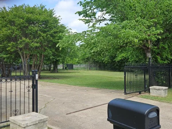 $229,900 | 901 North Blanche Street, Terrell, TX 75160