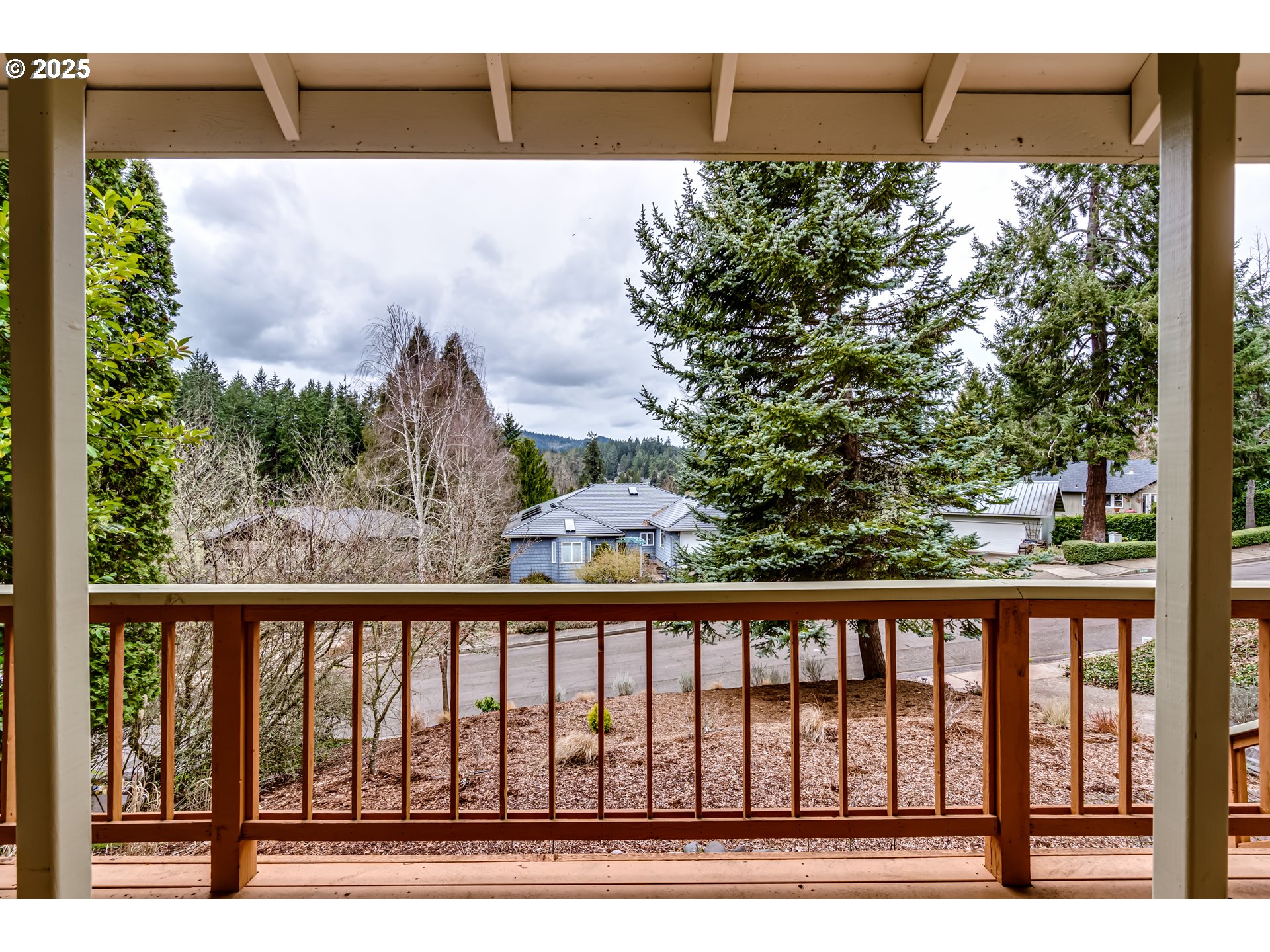 4519 Paddock Drive Eugene, OR 97405 - Photo 2 of 48