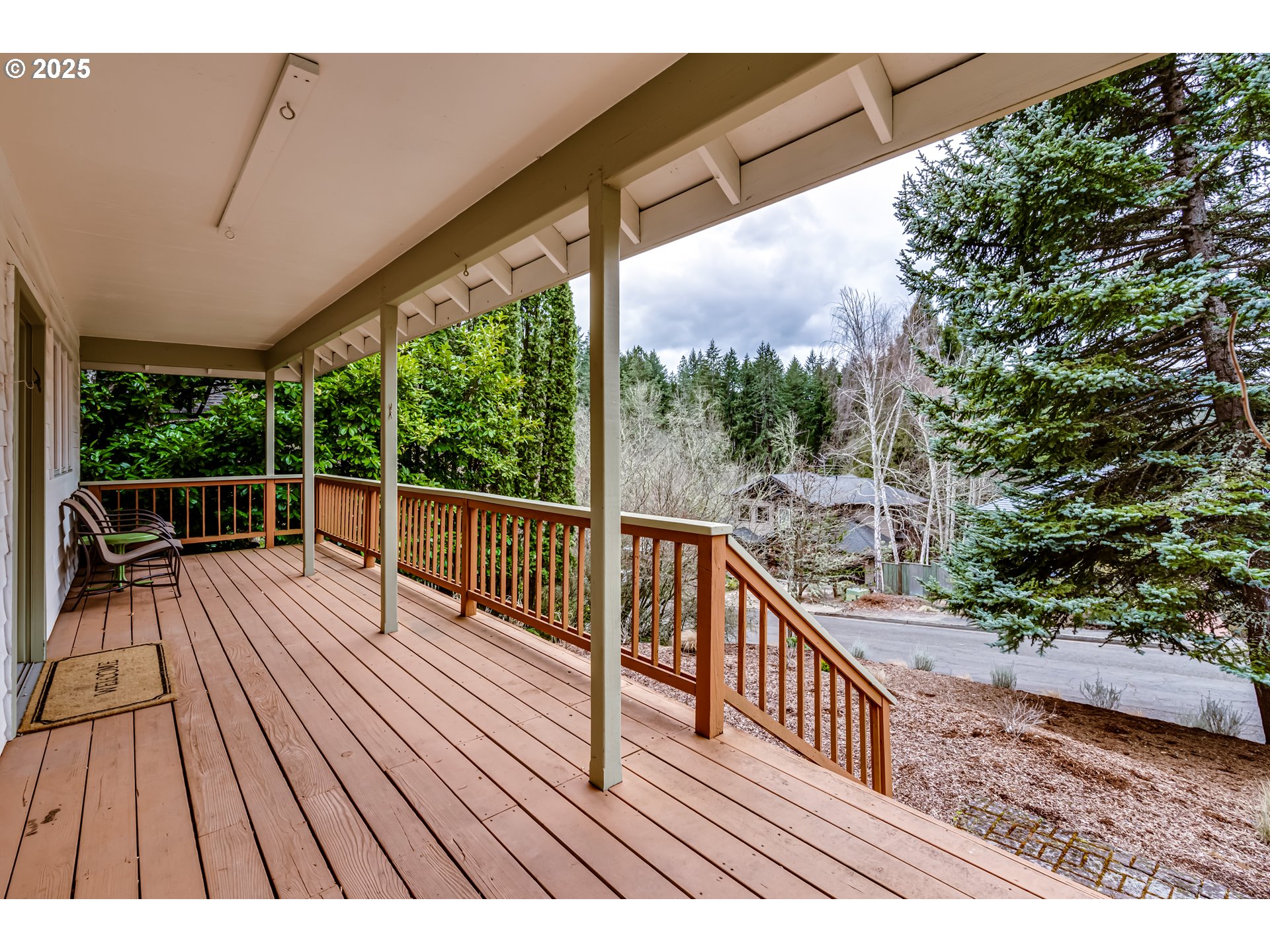 4519 Paddock Drive Eugene, OR 97405 - Photo 4 of 48