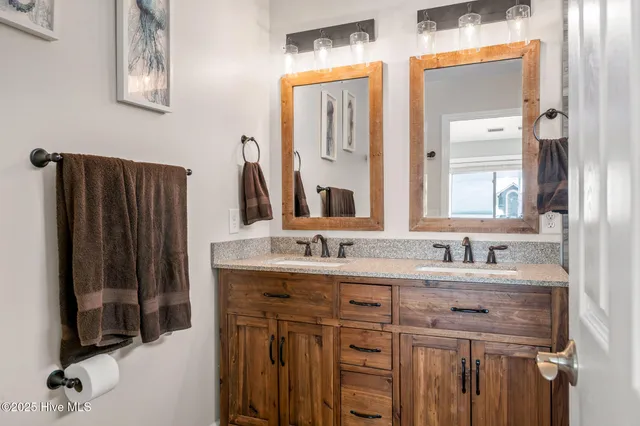 $1,100,000 | 982 Ocean Boulevard West, Holden Beach, NC 28462