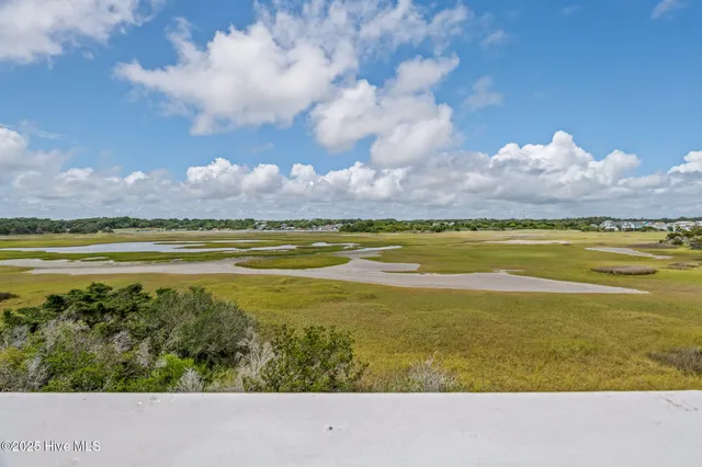 $1,100,000 | 982 Ocean Boulevard West, Holden Beach, NC 28462