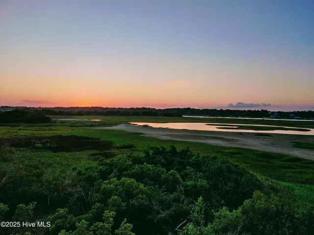 $1,100,000 | 982 Ocean Boulevard West, Holden Beach, NC 28462