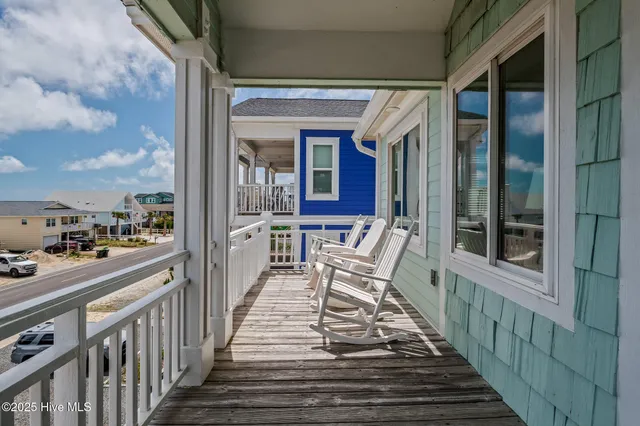 $1,100,000 | 982 Ocean Boulevard West, Holden Beach, NC 28462