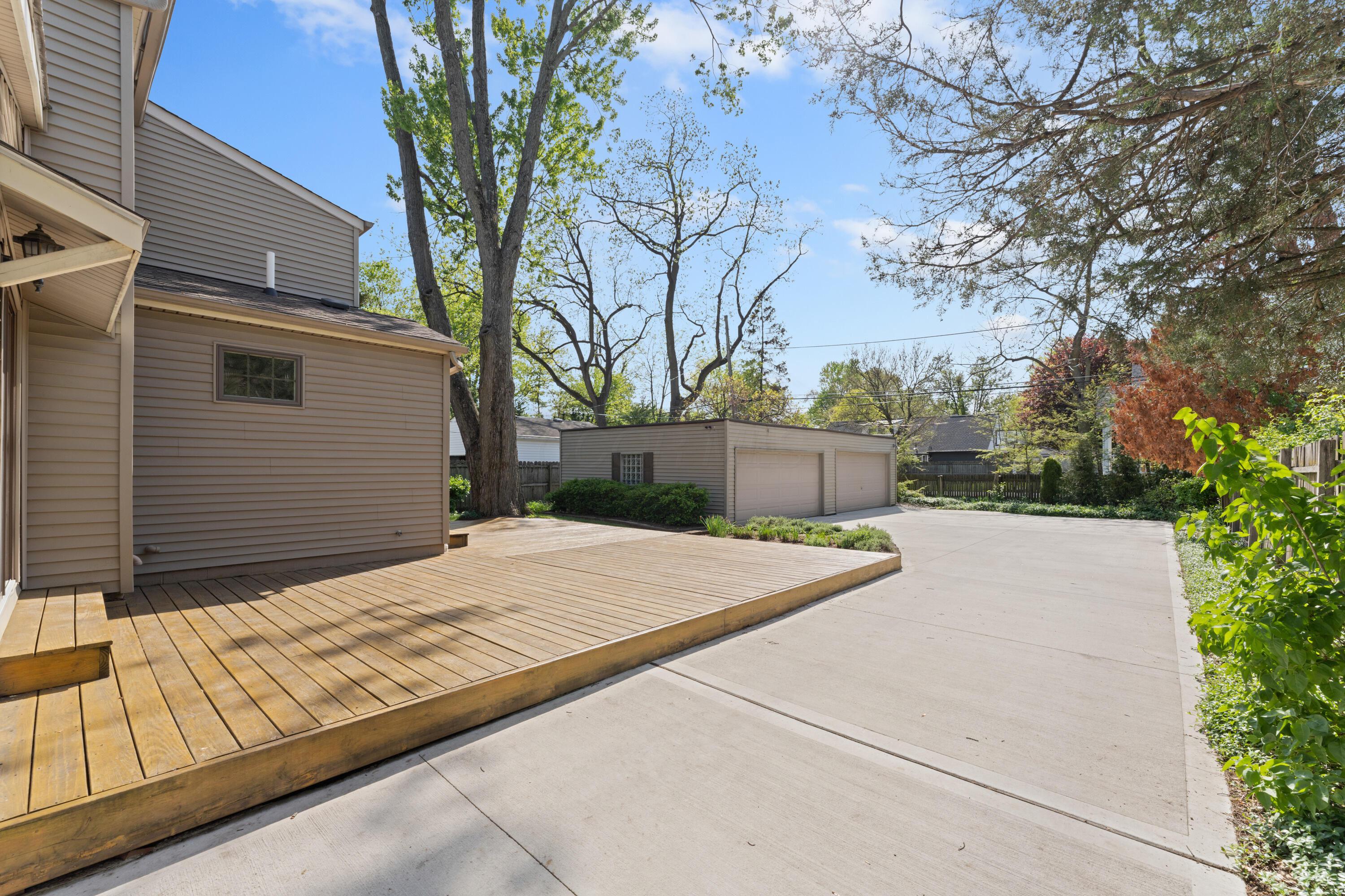 949 South Cassingham Road Columbus, OH 43209 - Photo 46 of 52 Deck/ Driveway