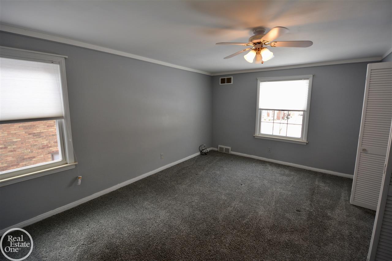 1324 Audubon Road Grosse Pointe, MI 48230 - Photo 18 of 24 31339245-17.JPG